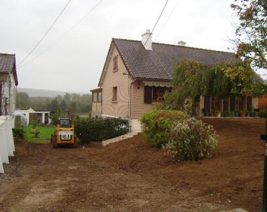 Plantations par votre entreprise d'espace vert